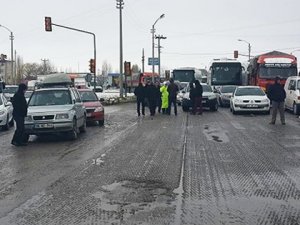 Kar ve tipi ulaşımı durdurdu:İşte kapanan yollar!