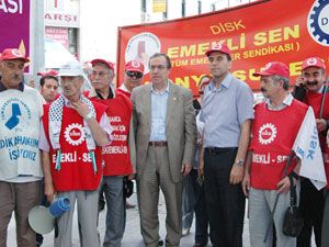 Kesintilerin bitmesi için imza topladılar