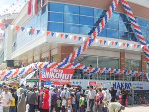 Makromarket Binkonut’ta hizmette