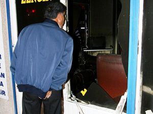 Emlakçıdaki patlama korkuttu