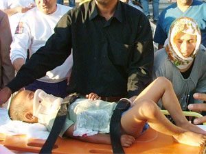 Önüne fırlayan çocuğa çarptı