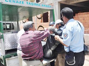 Yaşlı kadını bağlayıp öldürdüler