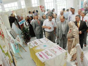 Kursiyerlerin el emekleri görücüye çıktı