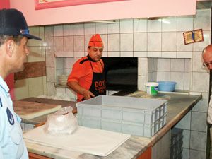 Beyşehir'de kasap, lokanta ve marketler denetlendi