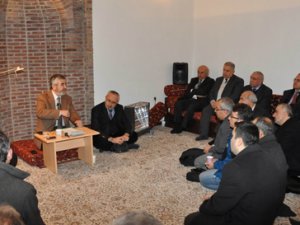 İnce Minerali Medrese'de ders