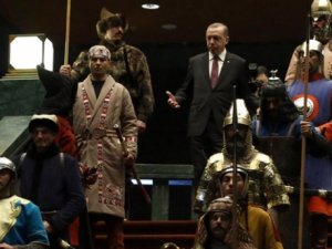 Bahçeli: Erdoğan hangi kıyafetle görülecek