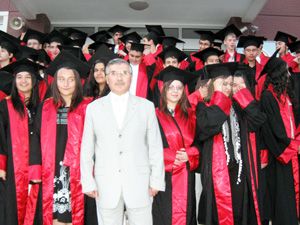 Bahçeşehir bu yıl dördüncü mezunlarını verdi