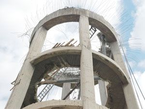 Ayaklı su depoları birer birer yıkılıyor
