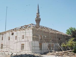Hacıveyis Camii restore ediliyor