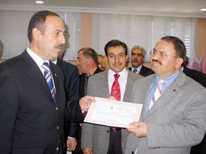 Siyaset Akademisi kursiyerlerine sertifika verildi