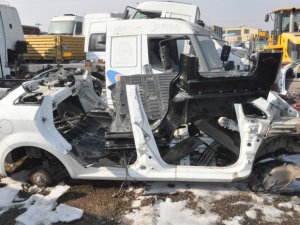 Son model araçları parçalayıp satmışlar