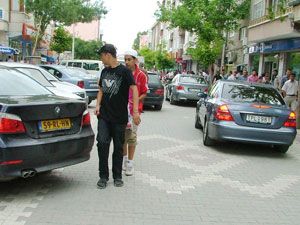 Gurbetçiler geldi nüfus ikiye katlandı