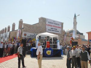 Tarihi eserlerimize sahip çıkmalıyız
