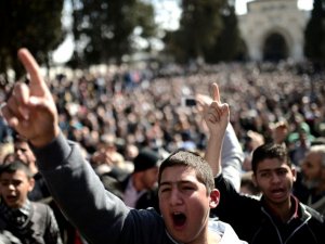 Kral Abdullah'ı öven Aksa İmamı'nı dövdüler