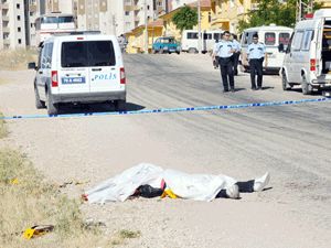 Ayrıldığı arkadaşını öldürüp intihar etti