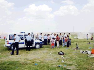 Tarım işçilerinin çadır kurmasına izin yok
