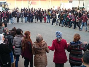 Diyarbakır sokaklarında Kobani kutlaması