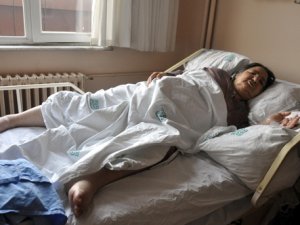 "Çok konuştuğu" gerekçesiyle bıçaklandı, yatağa mahkum oldu