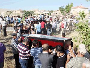 Kazada ölen gurbetçiler memleketlerinde toprağa verildi