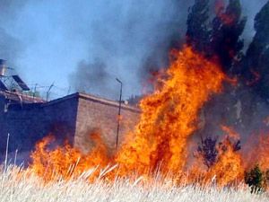 Kapanan cezaevinin bahçesinde yangın çıktı