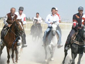 Rahvan Atları Beyşehir’de yarıştı