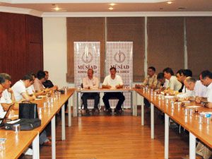 ‘Anayasa’nın revize edilmesi zorunluluk’