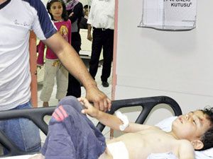 Otomobilin çarptığı çocuk yaralandı