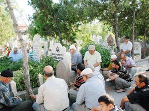 Fahri Efendi (Kulu) kabri başında anıldı