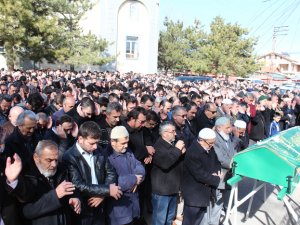 Mehmet Sözer son yolculuğuna uğurlandı