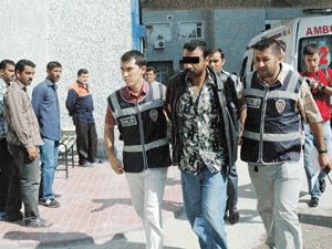 Hiç uğruna öldürdü