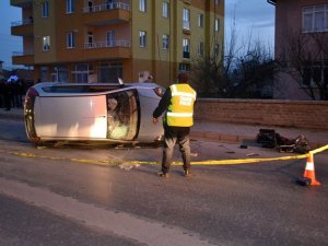 Otomobil Elektrikli Bisiklete Çarptı: 1 Ölü