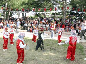 Derbentliler festivalde bir araya geldi