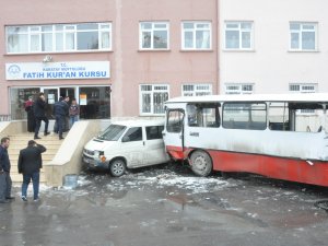 Ölümlü kaza güvenlik kamerasında