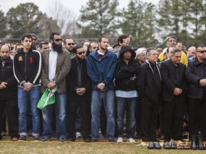ABD'de öldürülen 3 Müslüman genç toprağa verildi