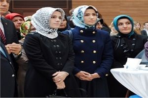 Erdoğan'ın kızları Özgecan'ın evine gitti