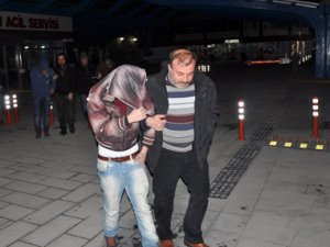 Çaldıklarını satarken yakalandılar