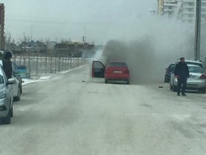 Araç aniden alev aldı!