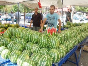 Tarla mutfağı yaktı