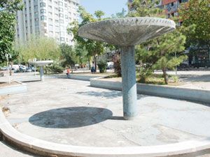 İş merkezinin önü güzelleştirilsin