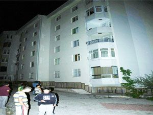 Dördüncü kattan düşen lise öğrencisi yaralandı