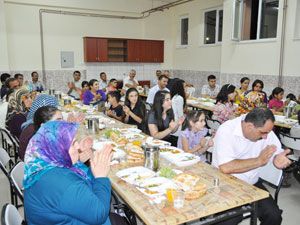 Halkapınar'da 'iftar' ve 'iftihar' yemeği