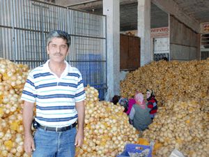 Tarım işçilerinin sebze halinde ekmek mücadelesi