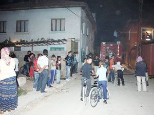 Vakıf imkanıyla oturdukları ev yandı