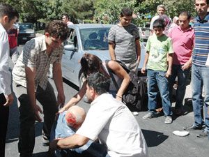 Yolcu minibüsünün çarptığı yaya yaralandı