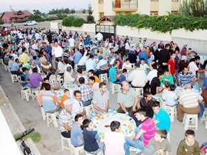 Binlerce kişi iftarda buluştu