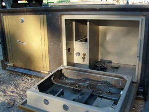 Cihanbeyli’de 2 adet çelik kasa çalındı