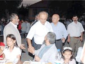 Larende Mahallesi iftarda bir araya geldi