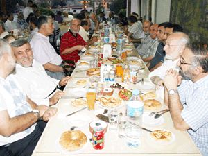 AKP’den sivil toplum kuruluşlarına iftar