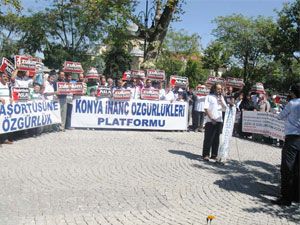 Kutsal günlere seküler dayatma