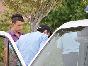 Dedesinin aracıyla gezintiye çıkınca